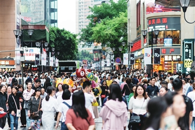 五一小长假 我区旅游商贸市场火爆